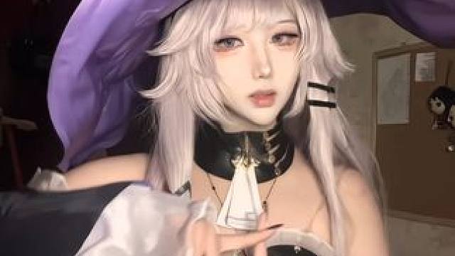 比大黑塔的巴掌先过来的是香气