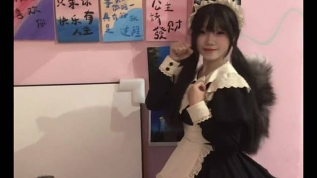 即使变成小猫咪还是没有办法和你一起玩嘛呜呜呜