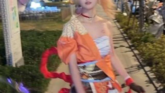 你就这样出现闯入我心里面