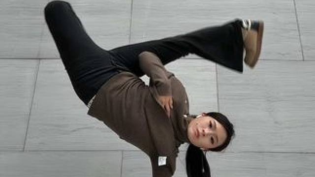 刚刚什么翻过去了？？？