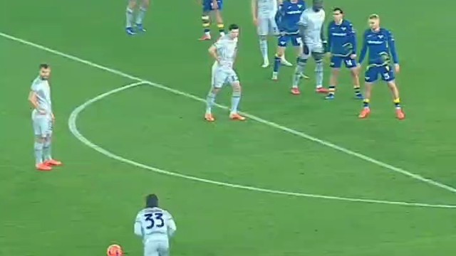 这脚外脚背弧线也太神了吧？