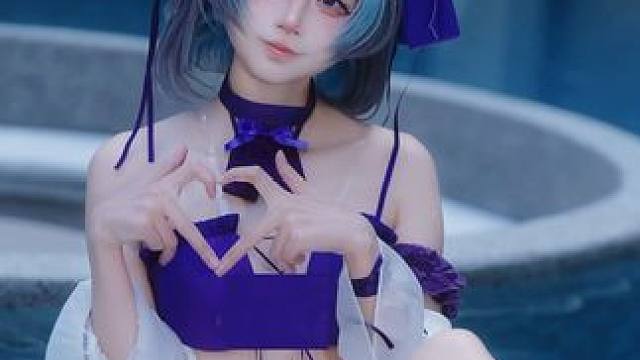 摸摸猫猫头 万事不用愁