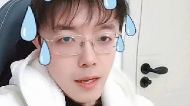 魔兽老登广场舞神器，防摔防尘还防水！这属性多少有点过分了。