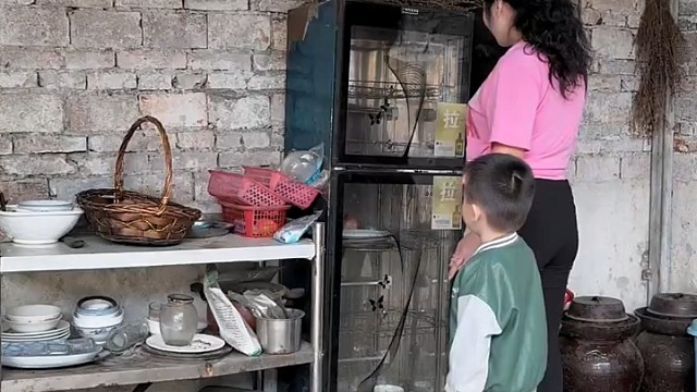 女人做的表情相当到位