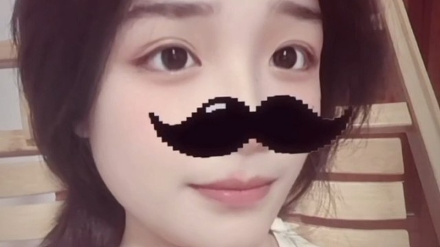 眼里全是对自己的欣赏哈哈哈