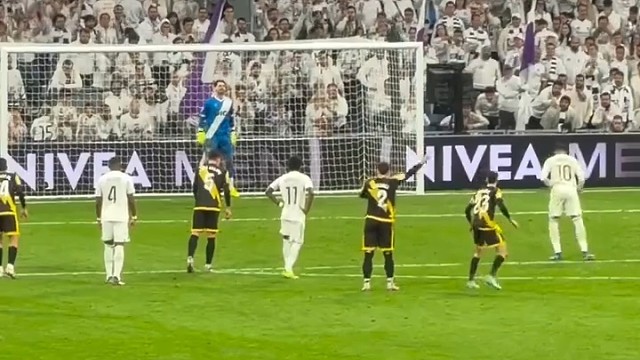 皇马2-1九人巴列卡诺，姆巴佩第100分钟点球绝杀