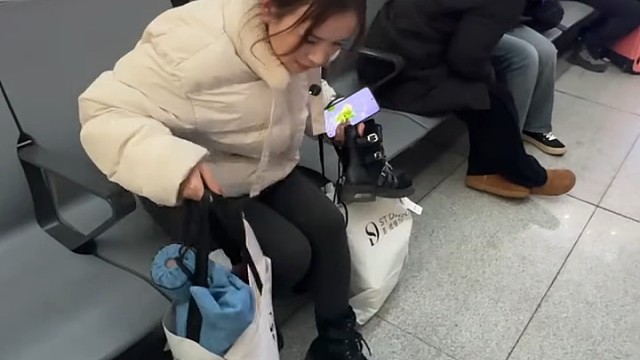 美女您太搞笑了吧[捂脸]