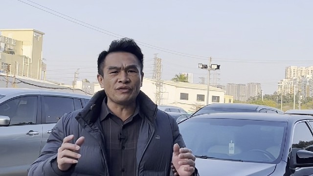 老钟汽车批发，正如古人云：‘工欲善其事，必先利其器。’  在这里，每一辆车都是精心挑选的艺术品，