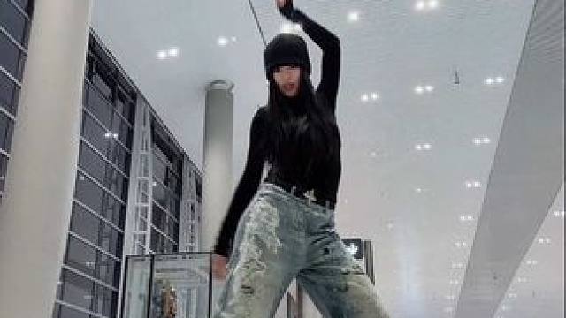 不说了，机长在催我了