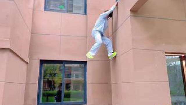 他为什么会怕医生呢？