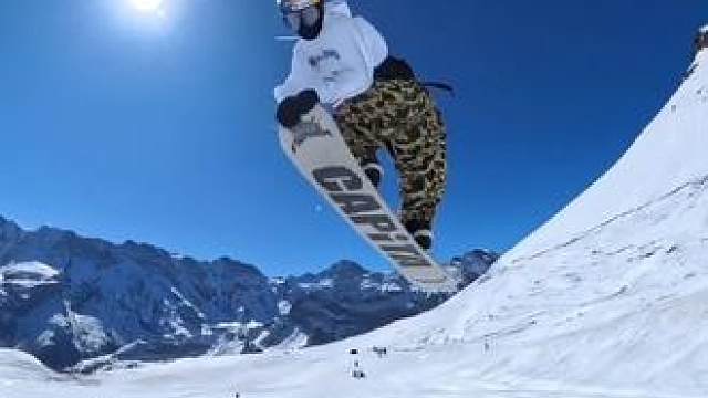 先成为自己的山 再去找心中的海”