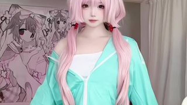 就这样萌萌的看着你