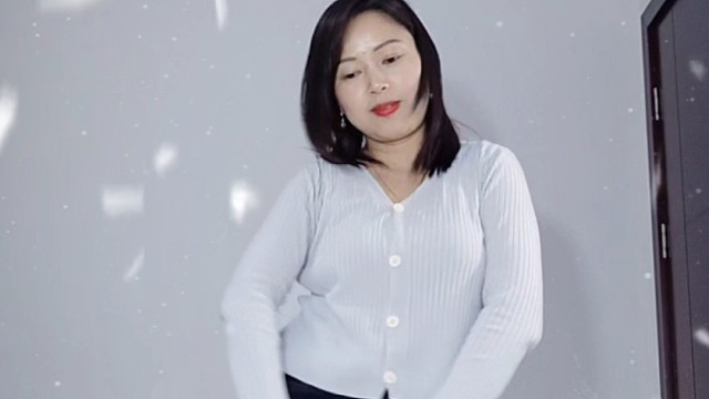 这世界从不缺让人心动的新鲜感，
但真诚又长久的陪伴却难如登天