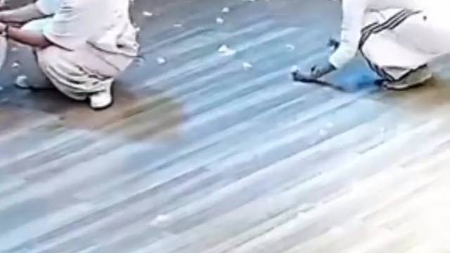 看吧，我让你练瑜伽就是为了有一天你也可以这么显摆一下，根本就不是为了我自己