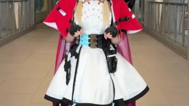 怎么有两个小红帽啊