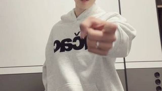 久违的背景谁知道