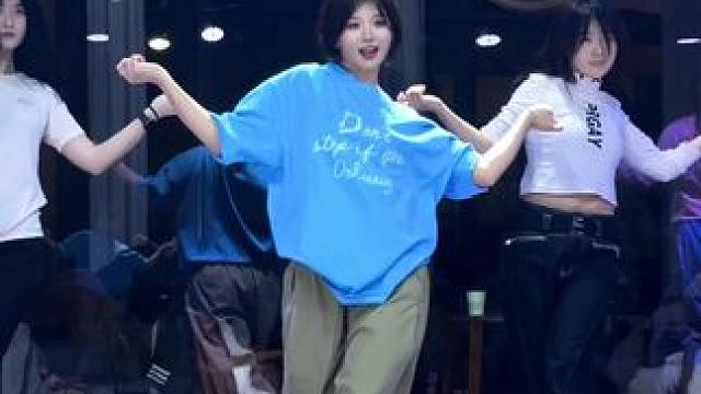 女孩我的故事因为你而展开