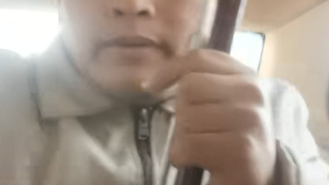 二胡发烧友的日常练习