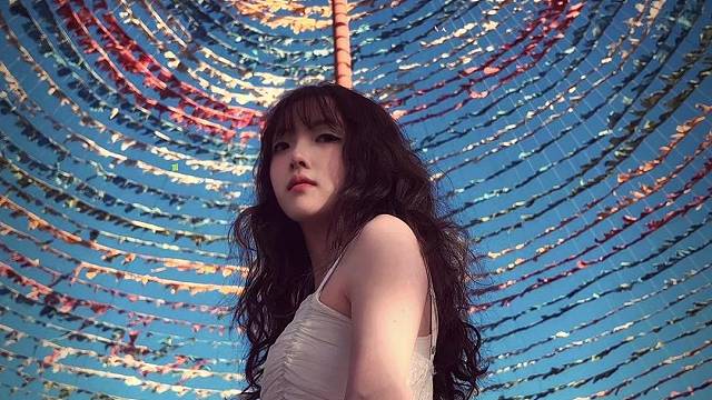 靠近你就靠近了痛苦远离你了幸福