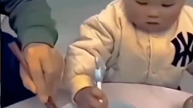 百善孝为先，此时此刻，具象化了。