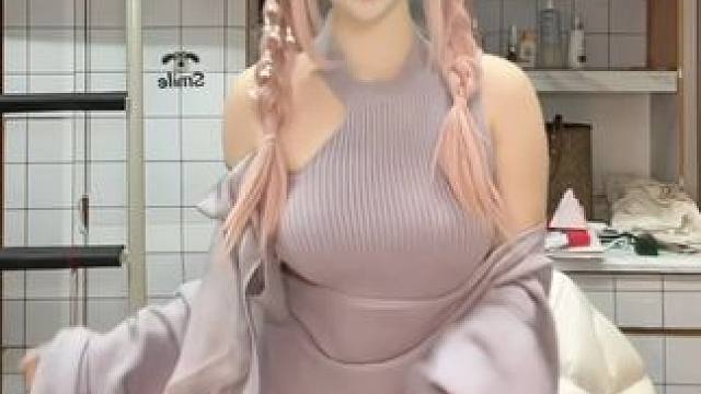 不是一见钟情，是第一次见面穿了包臀裙