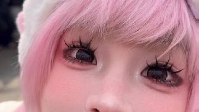 脸越圆力气越大 被宝宝萌晕了