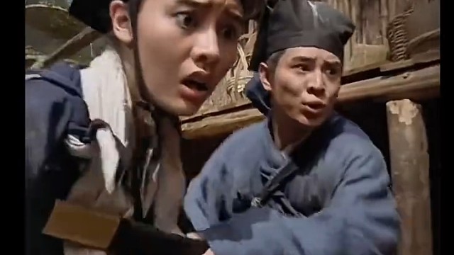 令狐冲肘击瞬间