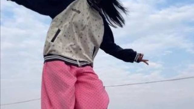 每次刷到都被硬控 终于跳上了