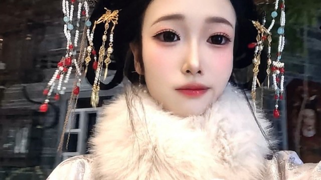 遇到难回答的问题，又不说话了