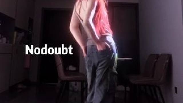 所有人立刻转身插兜！