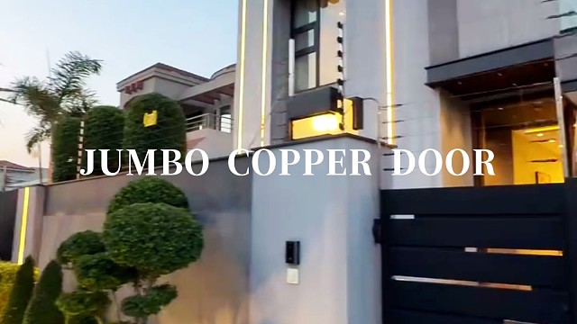 哑光格栅庭院门，气场无需多言#中宝天一铜门 #别墅门 #铜门 #上海