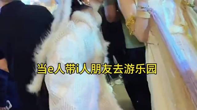 哈士奇的性格，肯定喜欢啊