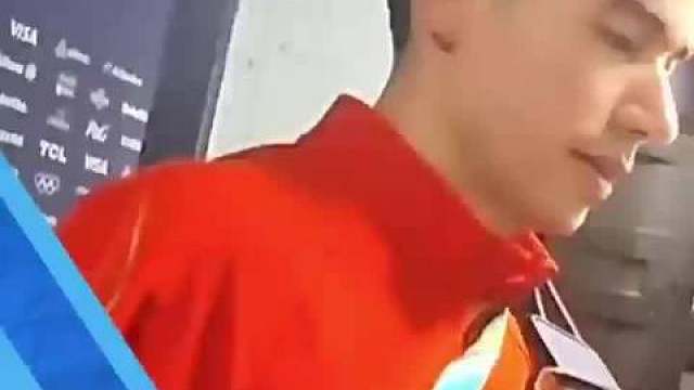 记者：今天走过混采区的时候特别晚，是不是也是调整了半天的心情？
刘少昂：说实话，今天也不想说，但是我