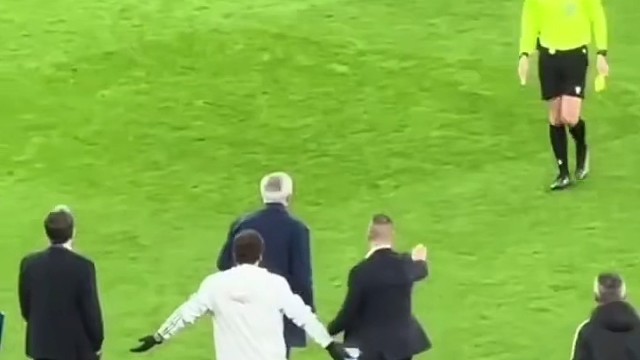 红牌罚下，难道真的无缘了吗？真悲哀