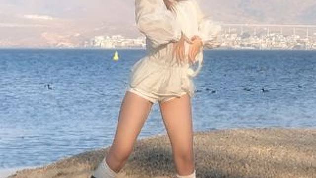 温柔的漂亮舞（大理的风你快把我吹倒了…