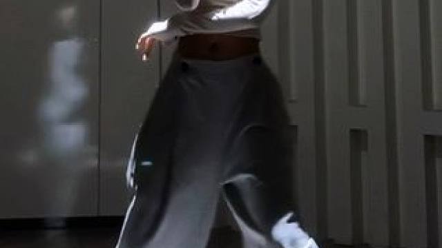 她带着摆尾又来了