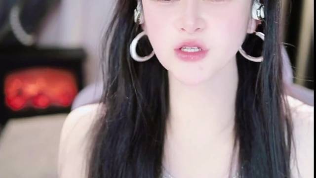 欢迎来到秋光分割女神的直播间