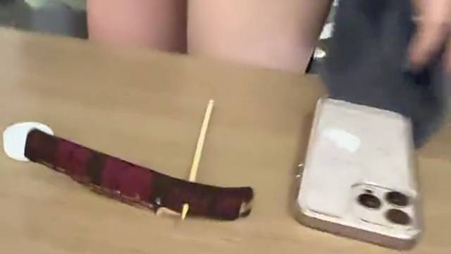 现在的人都咋了，内裤穿的比外裤都大