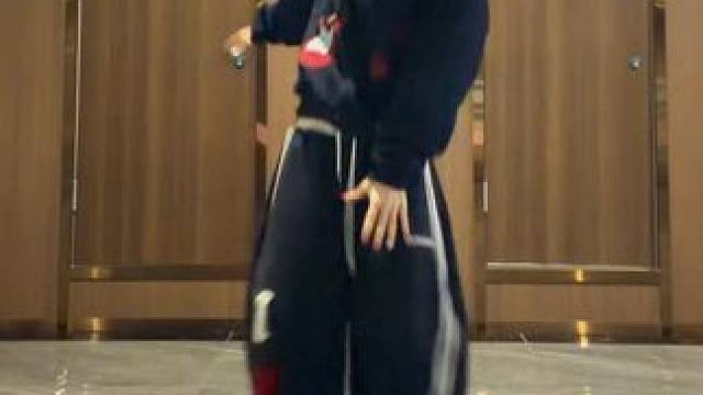 请让我穿回18年，我要每天拍这种简单抖舞