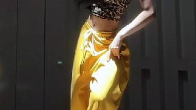 人们常把黑暗里的一束光叫做救赎