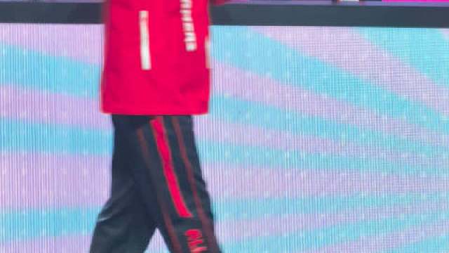 世界太仓促 请留给我一点流泪的时间。

 用一条小小的plog纪念一下我参加Cat选手的毕业典礼

