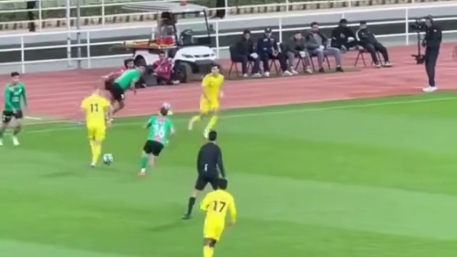 C罗写意漏球助队友科曼破门，年纪虽然大了，意识依旧顶级。