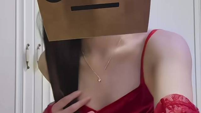 红裙可真是风情万种呀