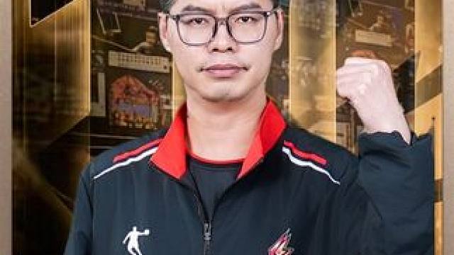 提前开炸真有风险啊！洪江被晃了，三岁的控牌也是真硬！ 换我们普通玩家估计就够呛能忍住！