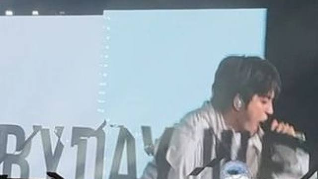 RIGHT NOW EVERYDAY WE FIGHTING
A SILENT WAR WE NEV