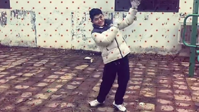 刀怒斩雪翼雕 山豪迈出云霄
火奔腾在燃烧海掀起了万丈刀 #刀怒斩逆徒DJ摇 @Y