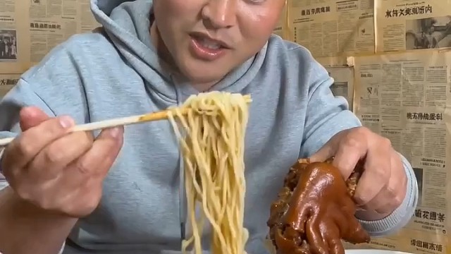 吃拉面