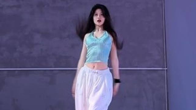 这舞跳起来真是发了狠忘了情