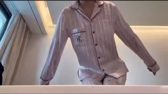 考嫩马 你跟别的女的睡觉的时候想过我吗