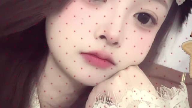 不跟你玩了 你身上有别的小狗味